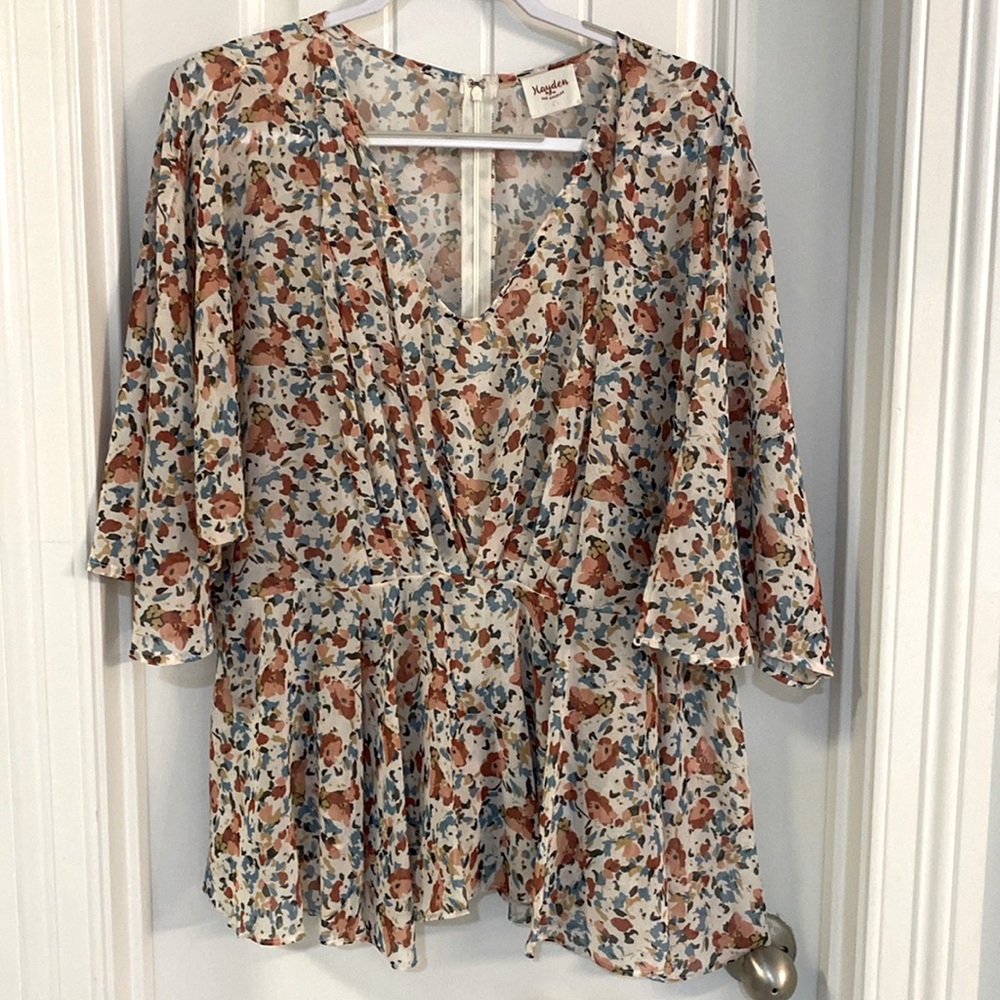 Gorgeous boutique top!